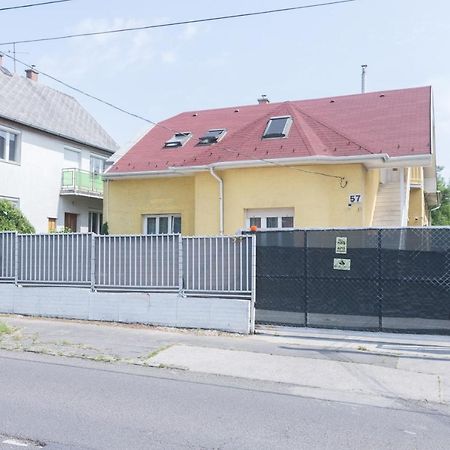 Hi-Bp Garden City Batsanyi Tiny House Near The City Train With Free Parking Budapest Exterior foto